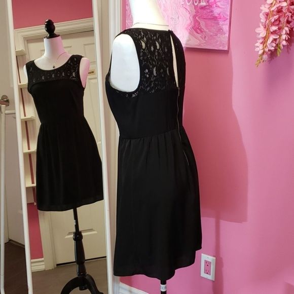 American ๐๐ Eagle Black Lace Dress  Size 6 - Picture 6 of 13